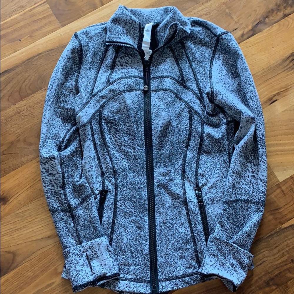 Lululemon define jacket size 4